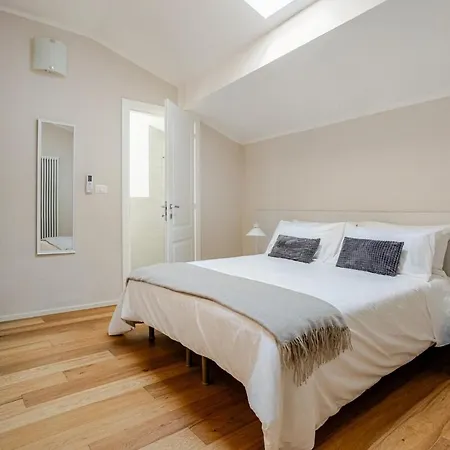 Cathedral Nest - Elegant Two-room On Piazza Duomo Apartment Ferrara